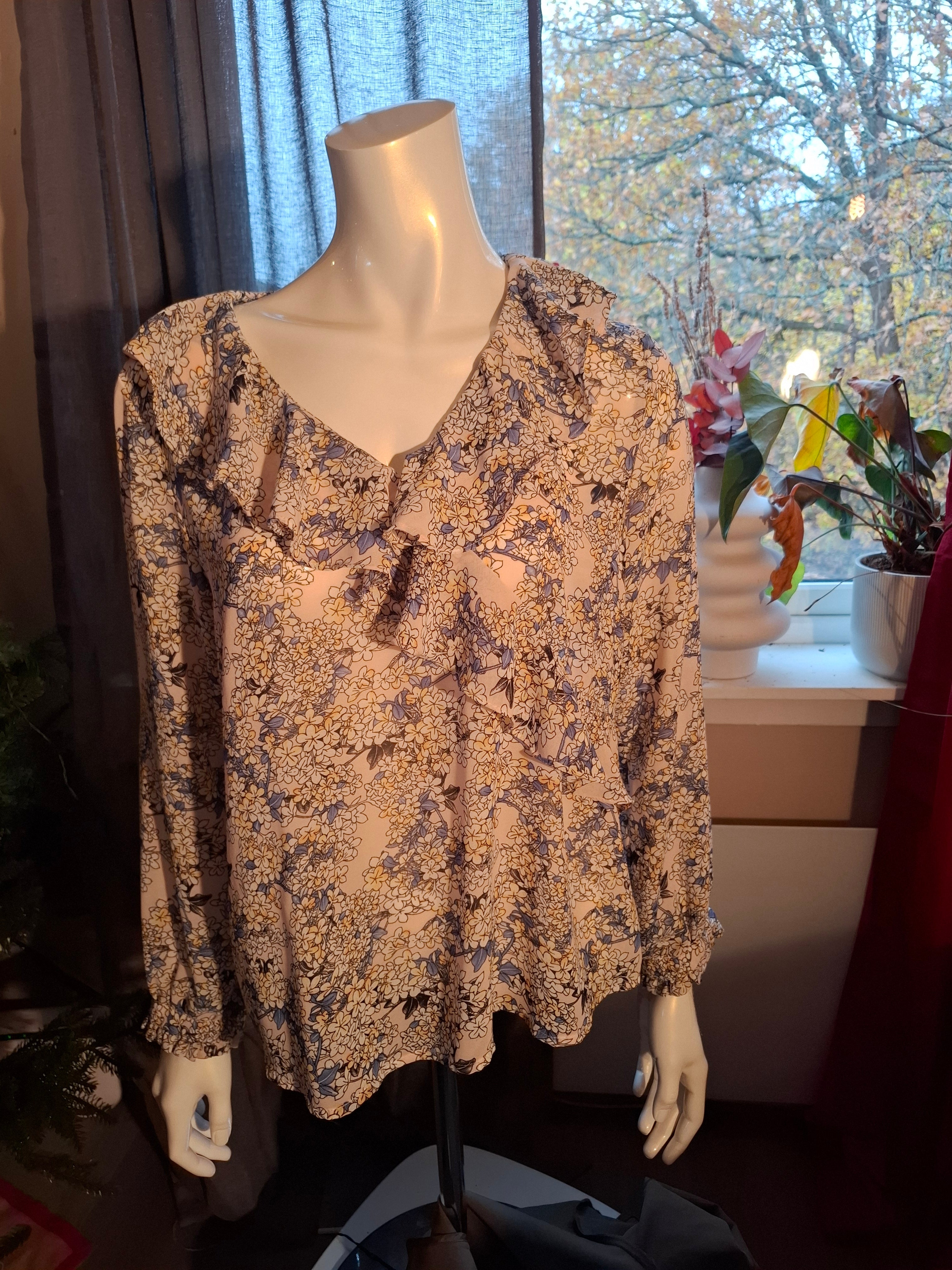 Blusetopp rosa og blåblomster str 38