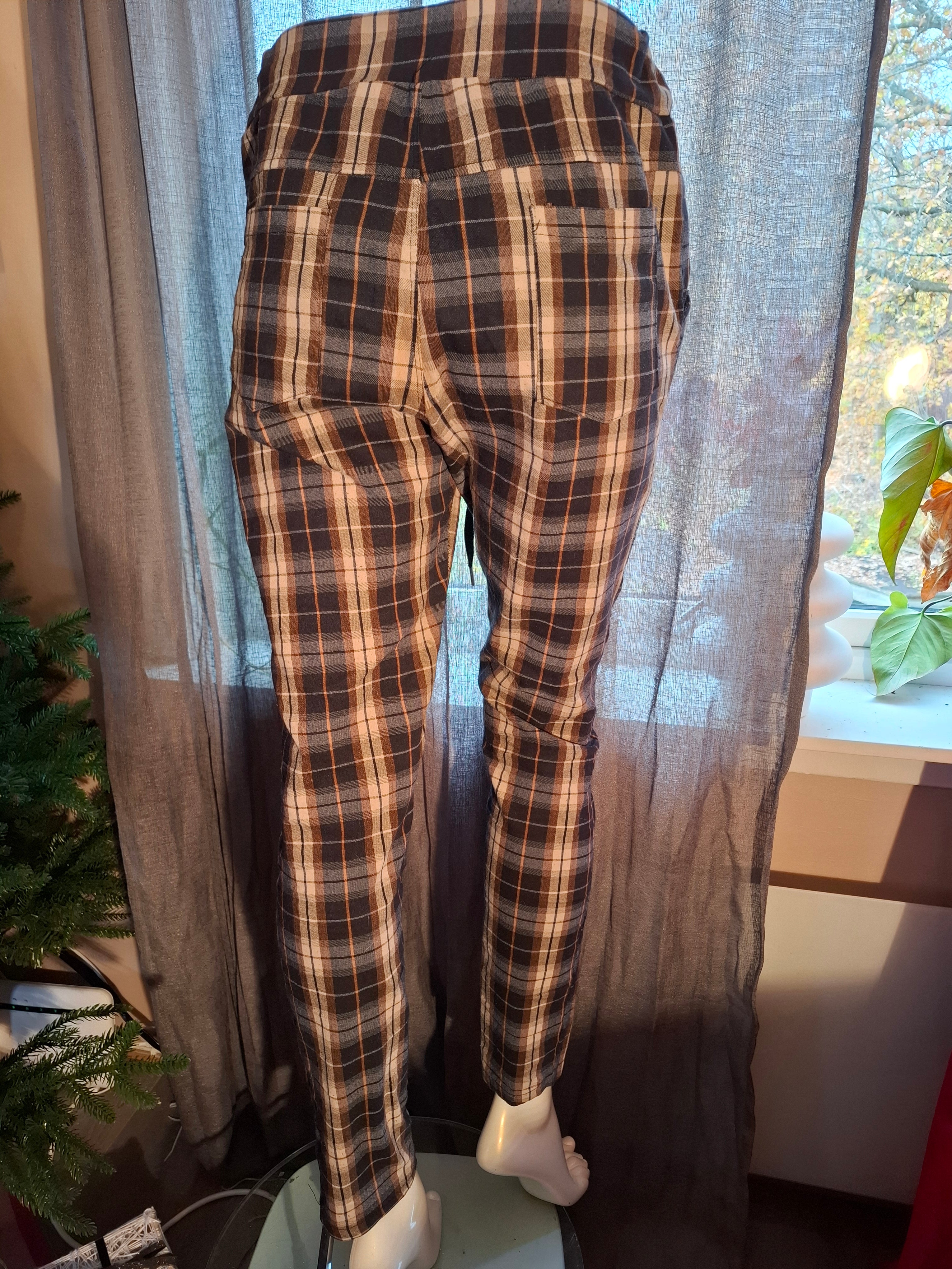 Blå og brun rutete bukse str l