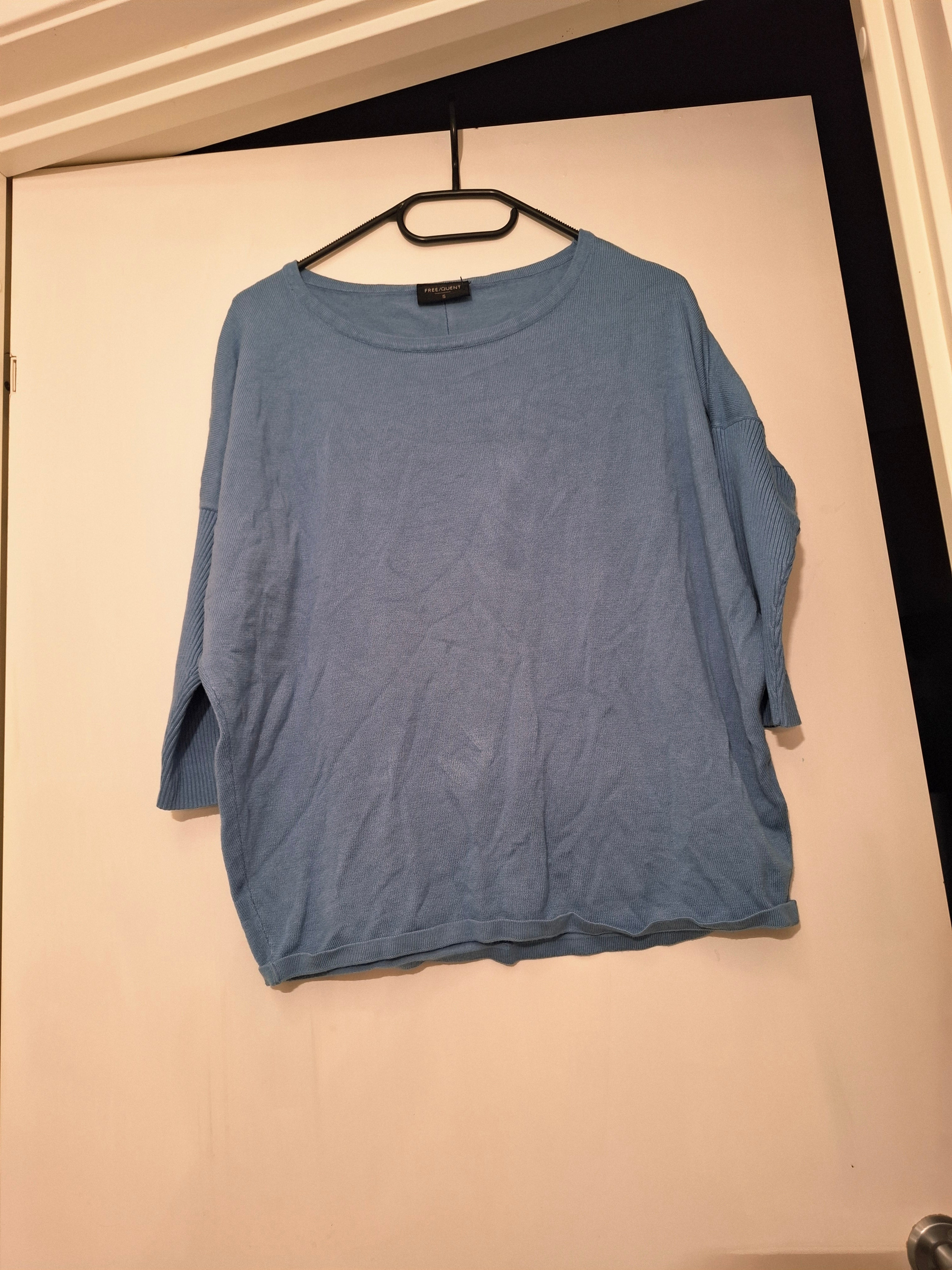 Blå genser fra Free str s