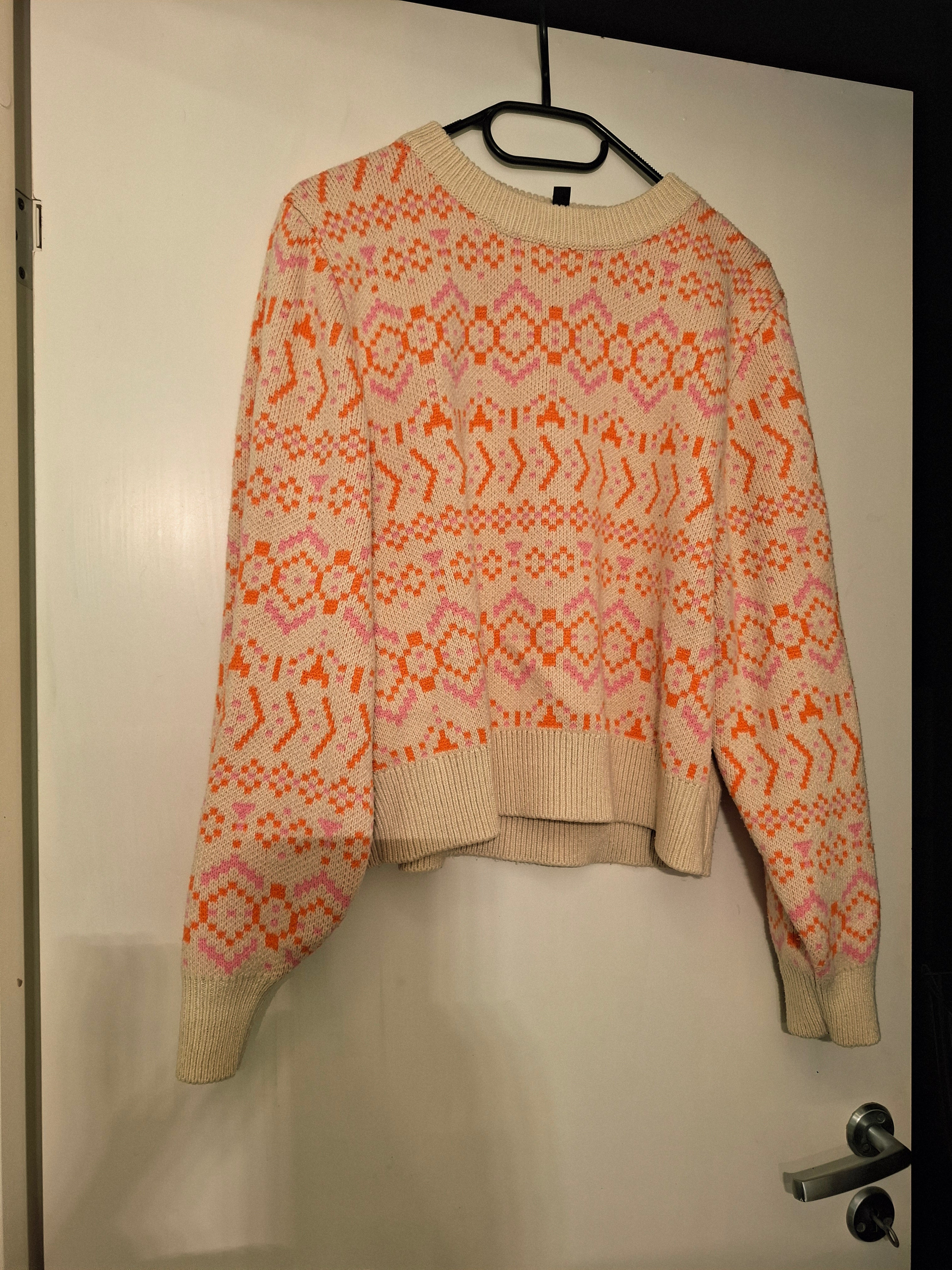 Beige Genser med mønster str m